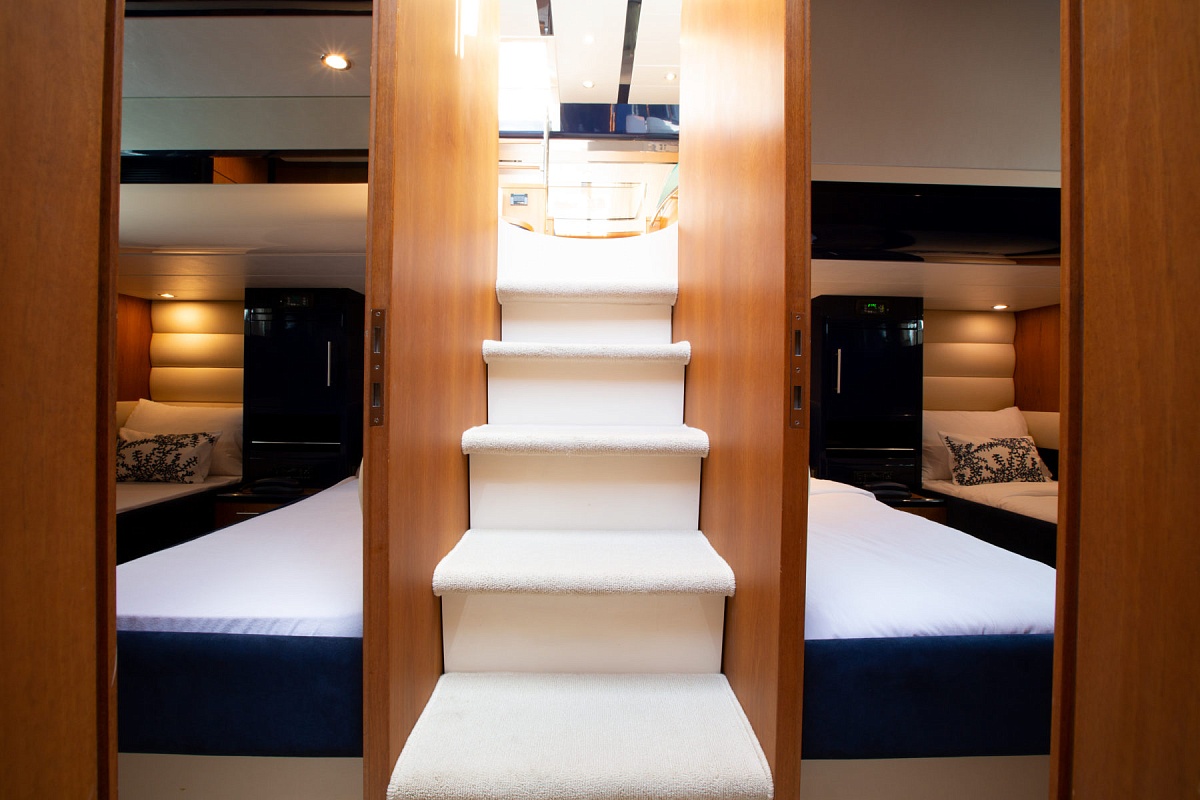 Аренда яхты Riva 70 Dolce Vita Aria Blue на Пхукете